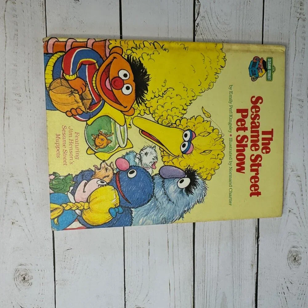 Lot of 5 Sesame Street Book club HC Books Big Bird Grover Molly Freddie Pet Show